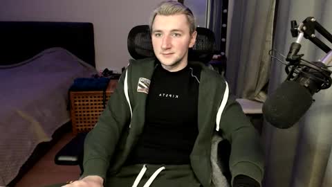 Elvin Vaenight online show from November 30, 2025, 11:42 pm