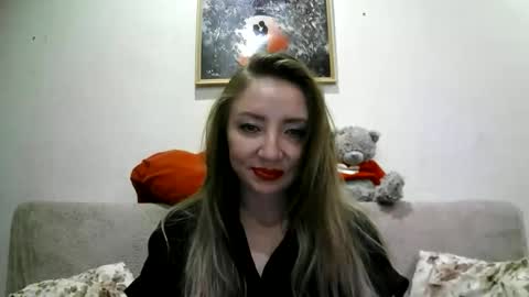 ElvinaSweet online show from September 30, 2025, 2:27 am