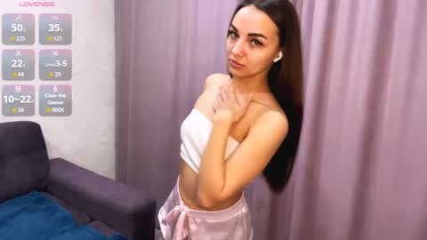 Elena online show from April 15, 2026, 11:39 am