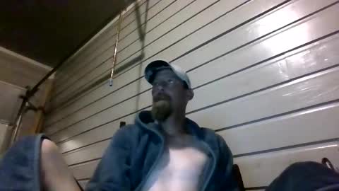 elwooood7 online show from November 16, 2025, 12:22 pm