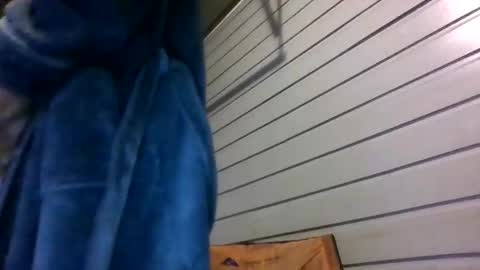 elwooood7 online show from April 18, 2026, 11:47 am