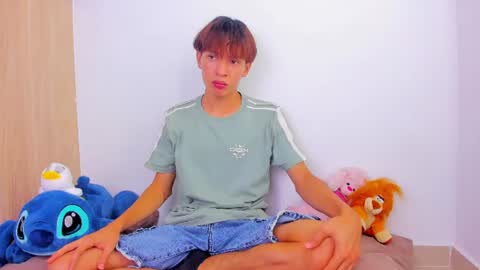  E  L  Y   K  I  N  G   online show from June 17, 2026, 7:04 pm