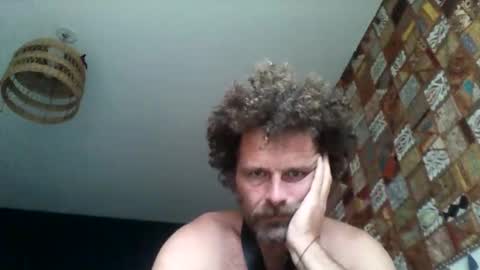 elyjahoye online show from September 14, 2025, 7:29 am