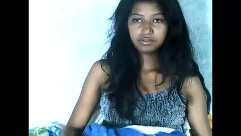 elynah195043 online show from June 4, 2026, 6:30 am