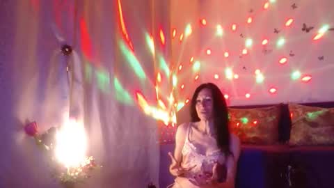 Elisa online show from April 21, 2026, 6:12 pm