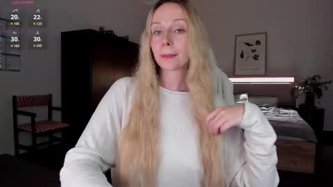 Emilie online show from September 17, 2025, 7:26 pm