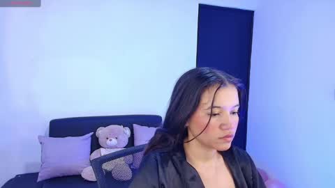Snapshot of ema__miller chatting on January 26, 2025, 1:41 am ema__miller online show from January 26, 2025, 1:41 am