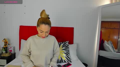 ema garcia  online show from November 17, 2025, 12:55 pm