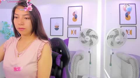 Ema louisx  online show from February 3, 2025, 12:36 pm