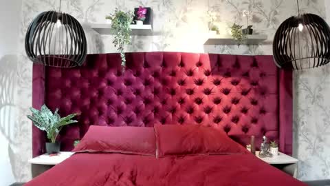 Ema  online show from October 16, 2025, 8:32 pm