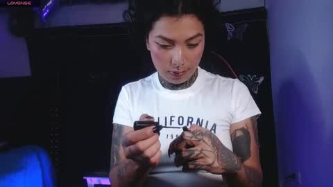 Snapshot of ema_ploxx chatting on April 28, 2026, 1:04 am ema_ploxx online show from April 28, 2026, 1:04 am