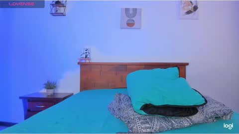         online show from February 14, 2025, 3:26 pm