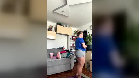 Snapshot of emanuel_berta chatting on April 25, 2026, 1:52 pm emanuel_berta online show from April 25, 2026, 1:52 pm
