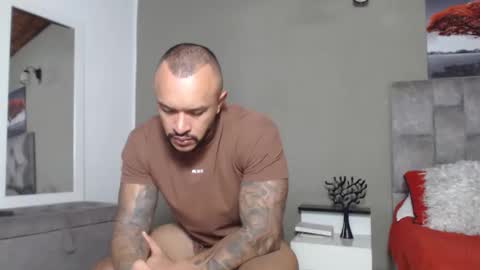 Snapshot of emanuelspencer chatting on April 25, 2026, 5:10 am emanuelspencer online show from April 25, 2026, 5:10 am