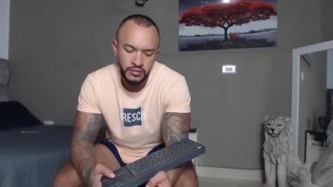 Snapshot of emanuelspencer chatting on May 28, 2026, 5:27 am emanuelspencer online show from May 28, 2026, 5:27 am
