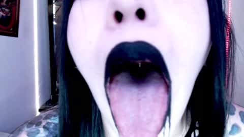 Emerald Black online show from December 15, 2024, 7:35 am