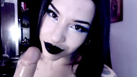 Snapshot of emearld_black chatting on May 2, 2026, 3:33 am Emerald Black online show from May 2, 2026, 3:33 am