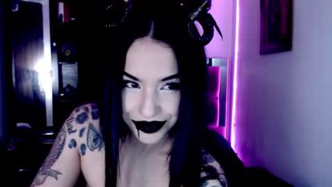 Snapshot of emearld_black chatting on June 13, 2026, 5:16 am Emerald Black online show from June 13, 2026, 5:16 am