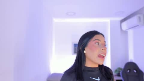 emelie_89 online show from September 10, 2025, 11:43 am