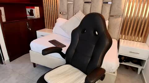 Emily  online show from September 17, 2025, 9:38 pm