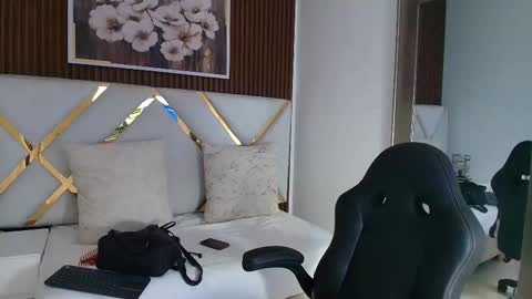 Emily  online show from January 18, 2026, 4:11 pm