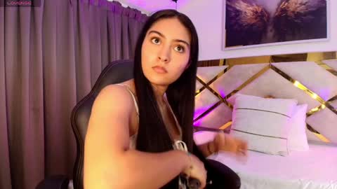 Snapshot of emelie_ch_ chatting on May 3, 2026, 9:04 am Emily online show from May 3, 2026, 9:04 am