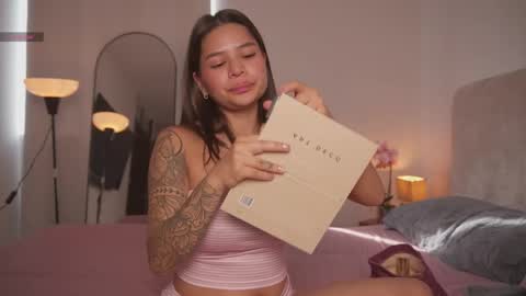 Snapshot of emely_dolce chatting on May 8, 2026, 12:54 pm ana online show from May 8, 2026, 12:54 pm