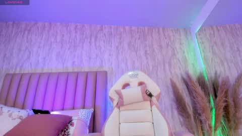 Emely Florence online show from April 16, 2026, 9:39 pm