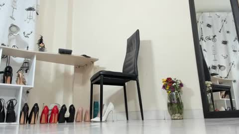 Emely   online show from February 14, 2025, 12:51 am