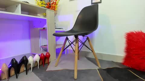 Emely   online show from September 26, 2025, 2:43 pm