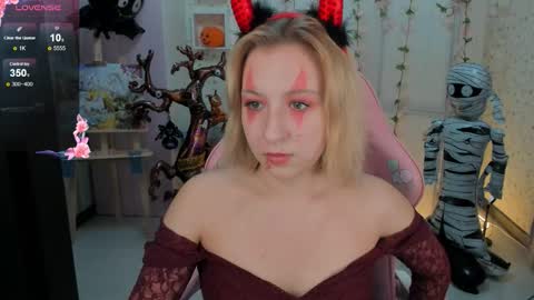 emelia online show from October 31, 2025, 12:06 pm