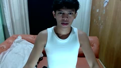 emerald_cummer online show from November 19, 2025, 1:22 pm