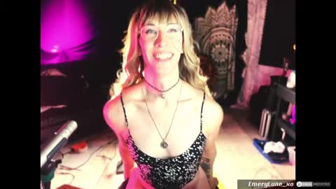 Emery Lune online show from May 20, 2026, 1:23 am