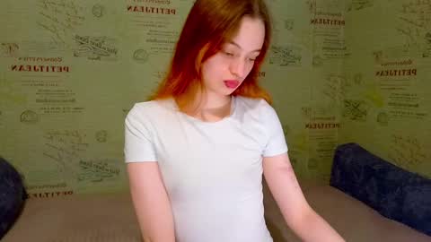 Snapshot of emi_less chatting on May 18, 2026, 8:03 pm Emi online show from May 18, 2026, 8:03 pm
