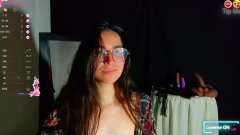 Emmily Roberts online show from October 28, 2025, 4:27 am