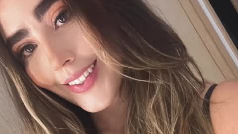 emi_royse online show from March 5, 2025, 10:32 pm