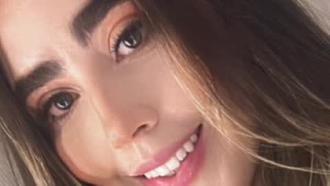 emi_royse online show from December 1, 2025, 8:47 pm