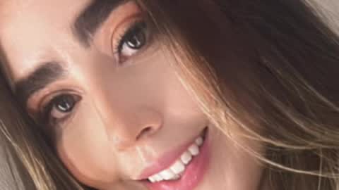 emi_royse online show from May 23, 2026, 12:38 am