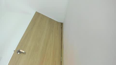 Emi online show from June 9, 2026, 7:03 pm