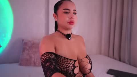    online show from August 7, 2026, 11:40 pm