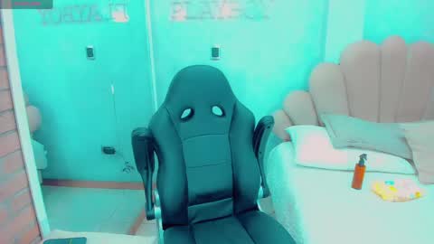 EmillySaenz online show from April 22, 2026, 2:03 am