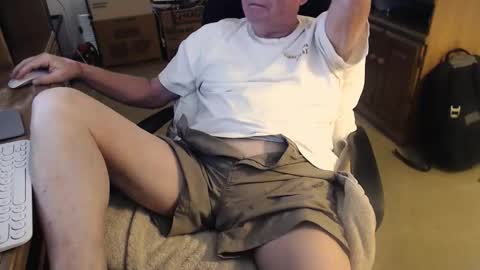 Snapshot of emil_karpo chatting on June 4, 2026, 2:56 pm Terrance1st online show from June 4, 2026, 2:56 pm