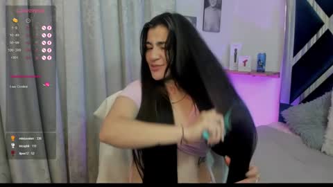 emilayton_ online show from February 9, 2025, 10:20 am