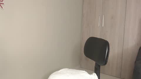 emile_239 online show from October 2, 2025, 2:18 am