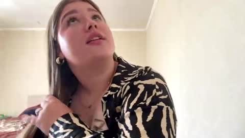 Milena online show from July 28, 2026, 11:17 am