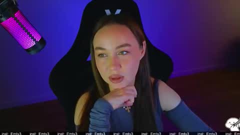 Emili online show from March 28, 2026, 9:42 am