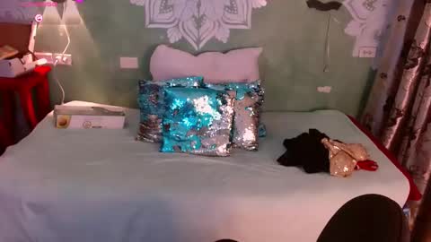 Emili roux online show from January 28, 2025, 12:43 pm