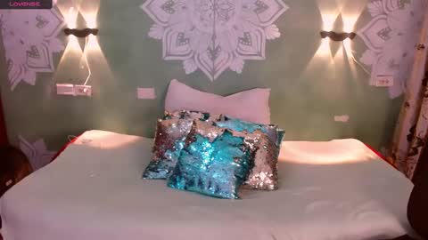 Emili roux online show from January 29, 2025, 10:01 pm