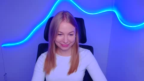 Emilia online show from September 18, 2025, 5:09 am