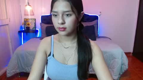 Emilia online show from November 21, 2025, 4:00 am